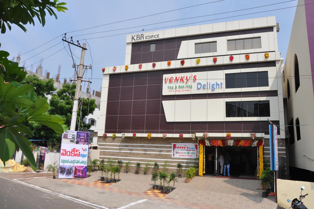 ホテルVenky'S Delight Rājahmundry エクステリア 写真